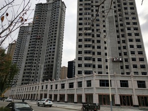 灵台滨河新城
地区：甘肃灵台          工艺：保温+真石漆
年份： 2017年           面积：10000平方米